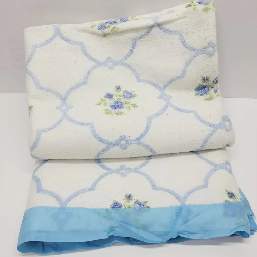 Vintage Twin Sized Floral Satin Trim Fleece Blanket Blue Rose Moroccan Printed